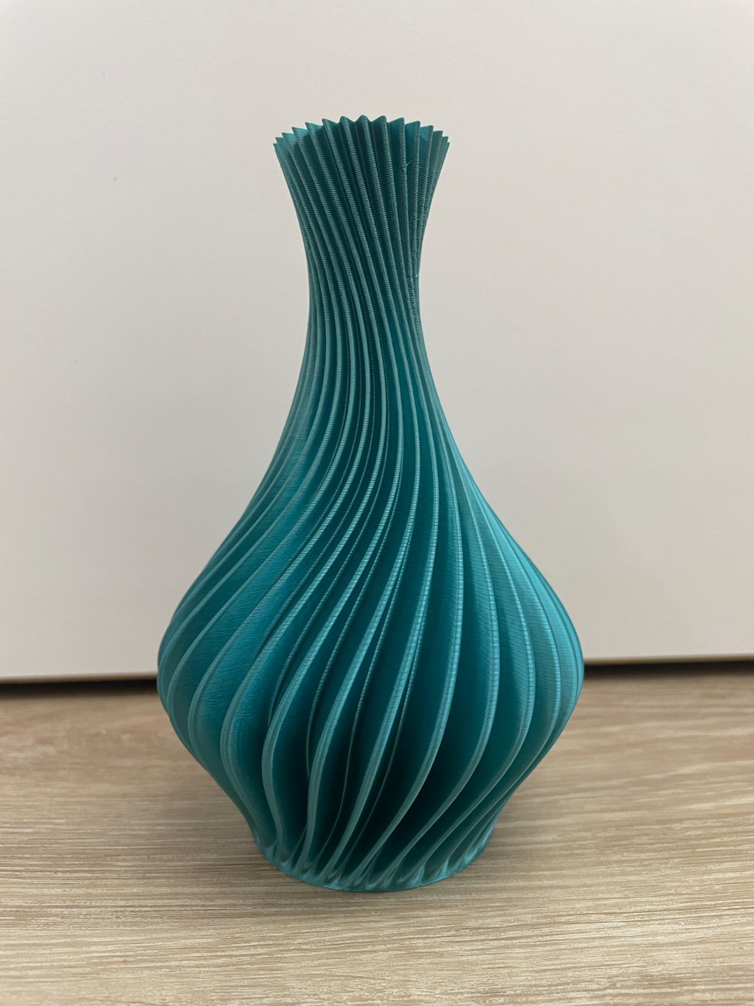 Vaso decorativo a spirale stampato in 3D color petrolio