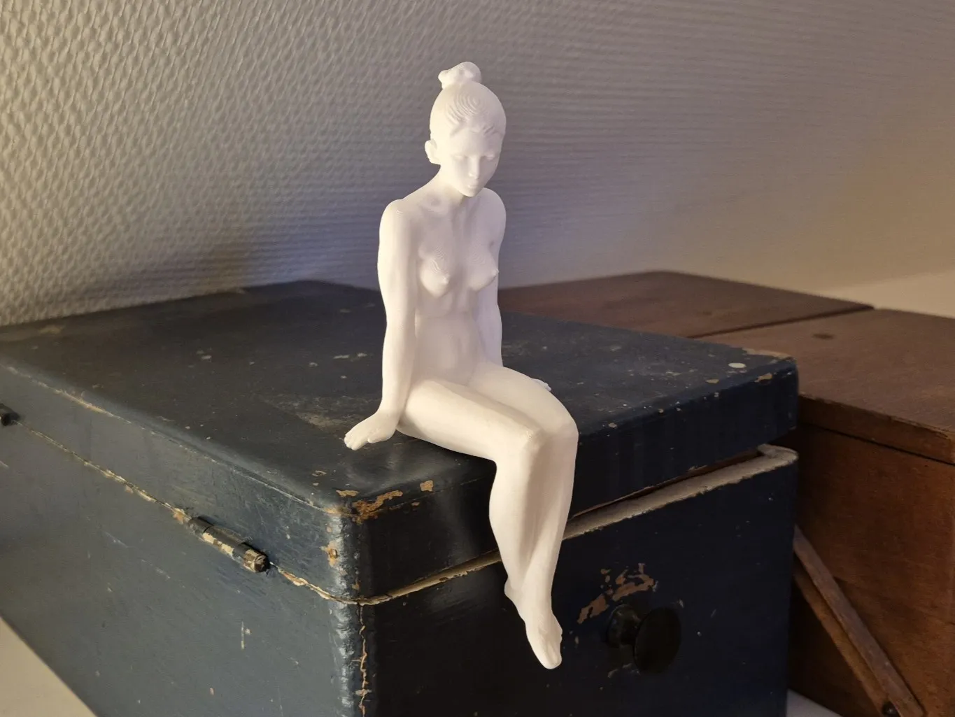 Statuetta Venere seduta stile minimal stampata in 3D