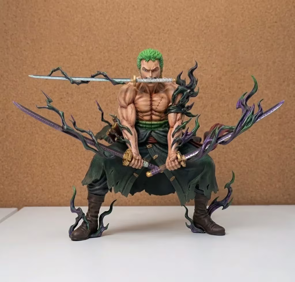 Statua Zoro One Piece stampata in 3D tre spade