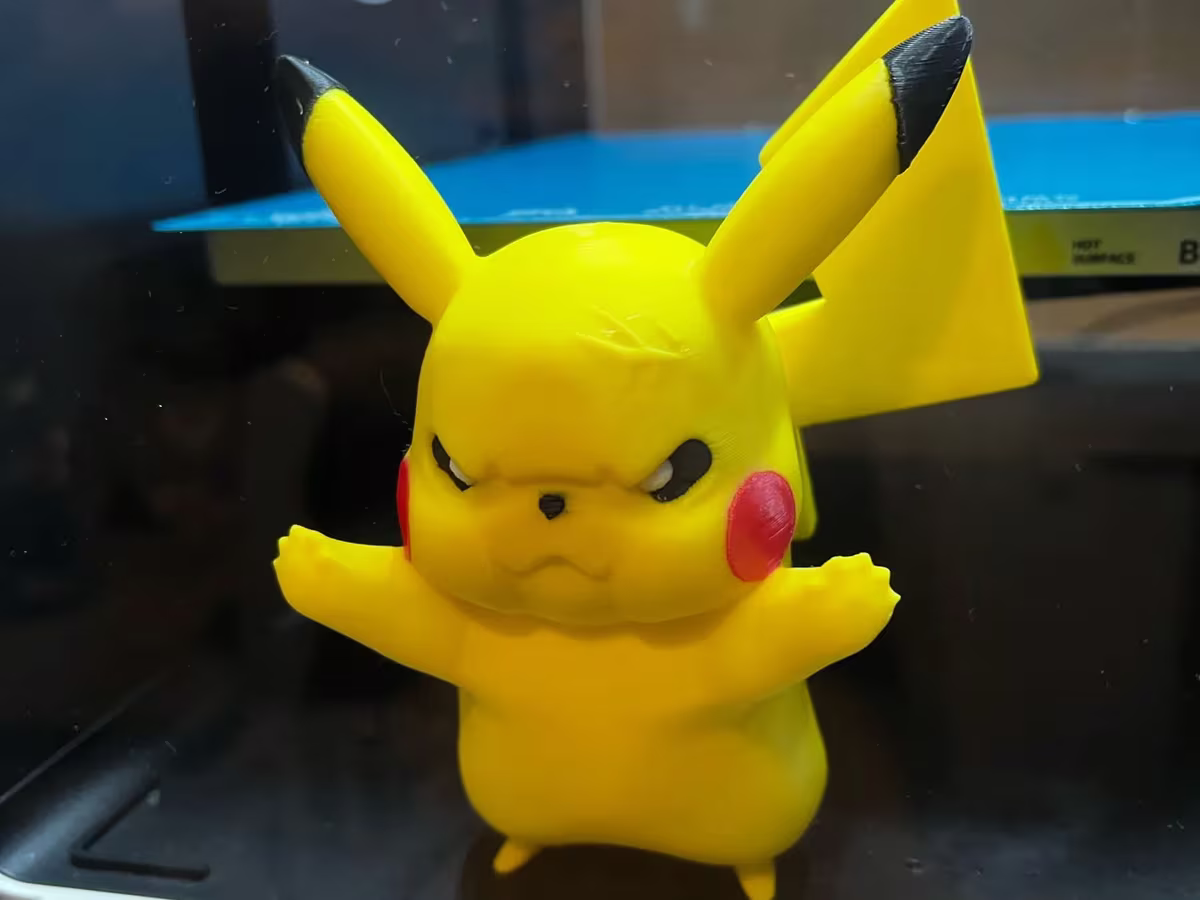 Statuetta Pikachu arrabbiato stampata in 3D